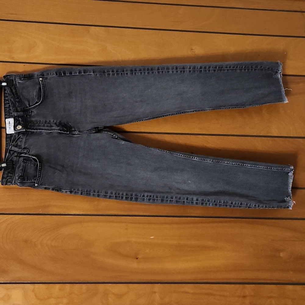 Zara black denim boyfriend raw hem crop jeans